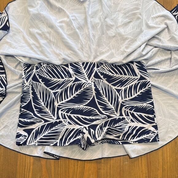 Navy & White leaf pattern swimdress built in shorts one piece swimwear NWOT XL - Picture 6 of 12